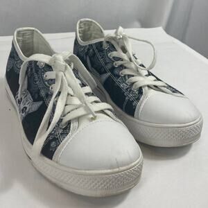 Boutique Cat Sneakers size 6